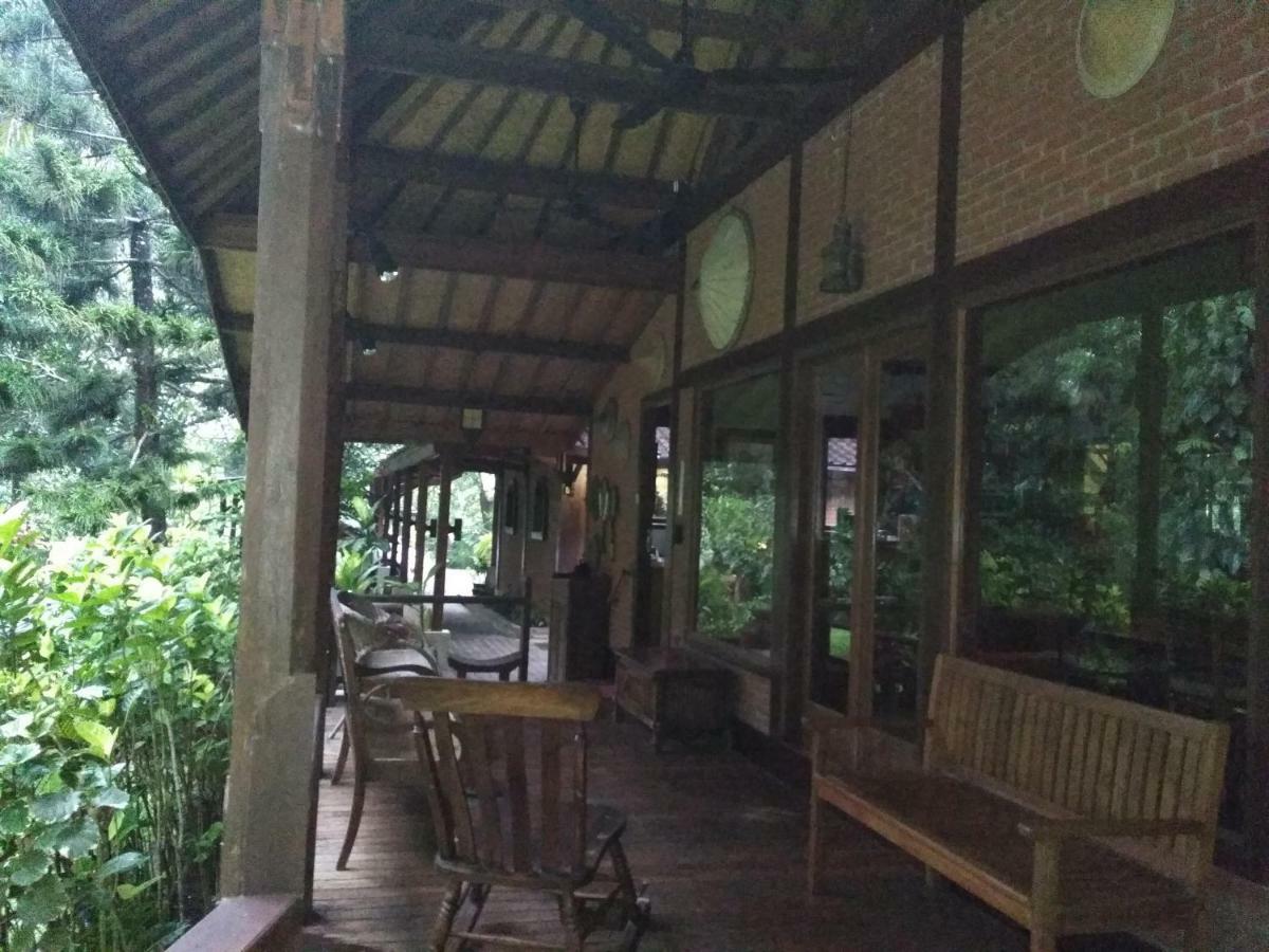 The Country House Senggigi Luaran gambar