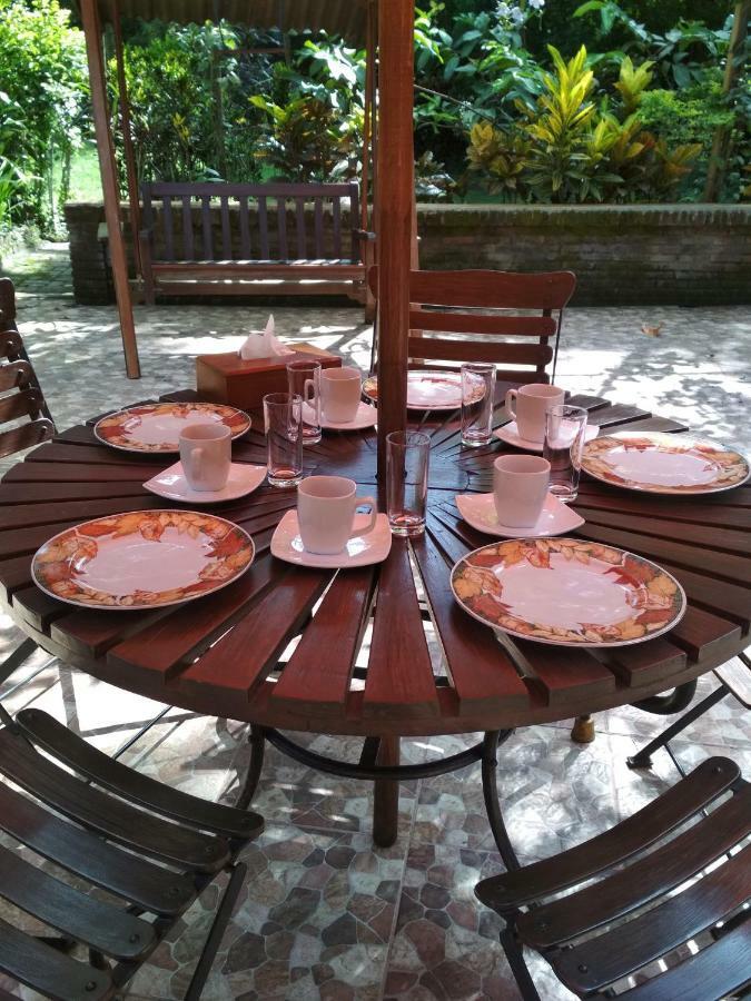 The Country House Senggigi Luaran gambar