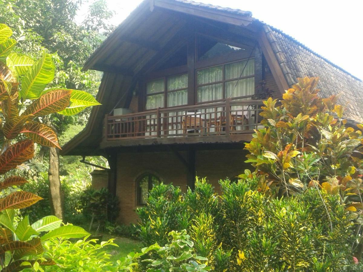 The Country House Senggigi Luaran gambar